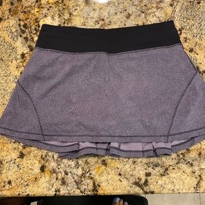 Lululemon size 4 like new skirt!!